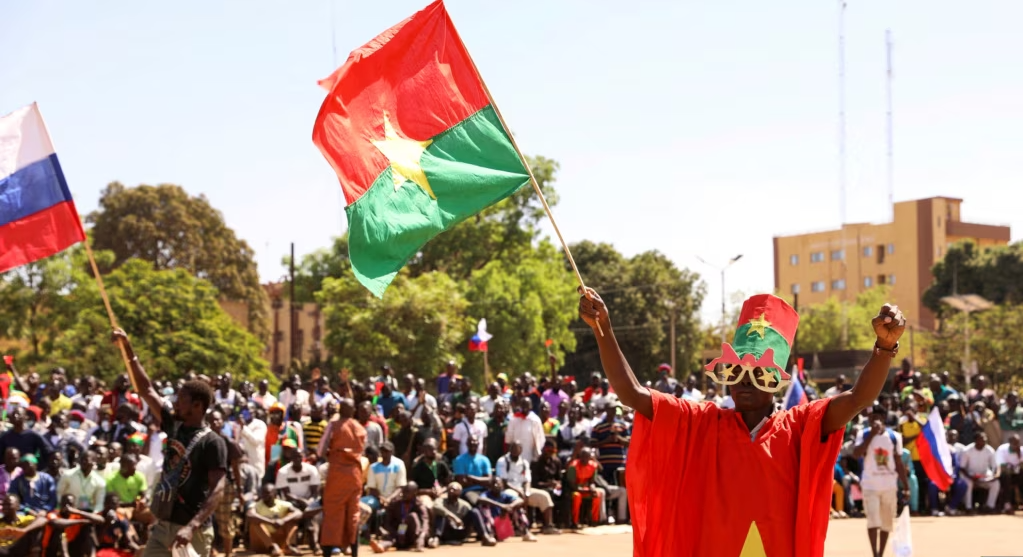 La situation sécuritaire au Burkina Faso : un an après le coup d&rsquo;état, les défis persistent