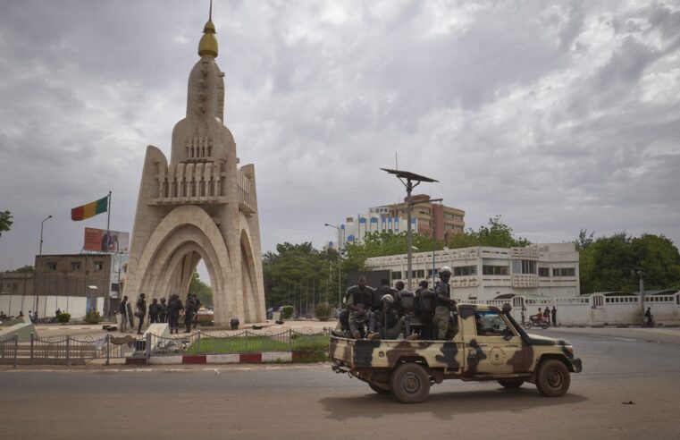 Menace sur la démocratie : le Mali envisage de dissoudre les partis politiques