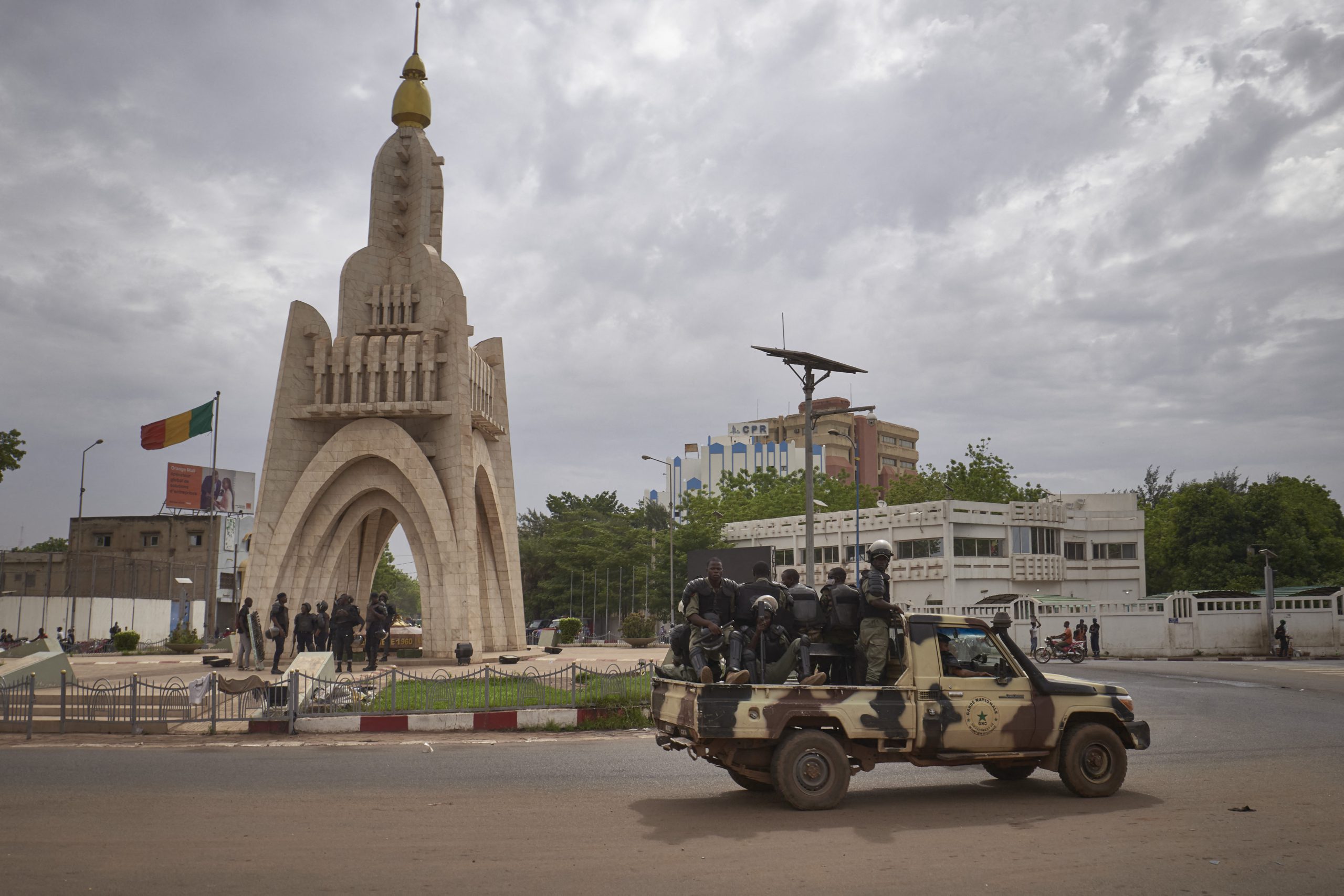 Menace sur la démocratie : le Mali envisage de dissoudre les partis politiques
