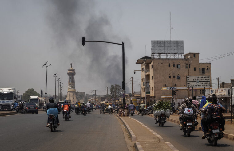Crise sécuritaire au Mali : l&rsquo;offensive jihadiste ébranle le régime militaire