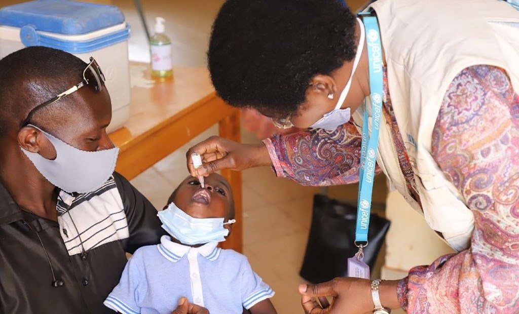 2020-0109-Dr Marcos UNICEF- Vaccination -Burkina Faso (AXRKw3HVTHyyeoy_3Yq9)