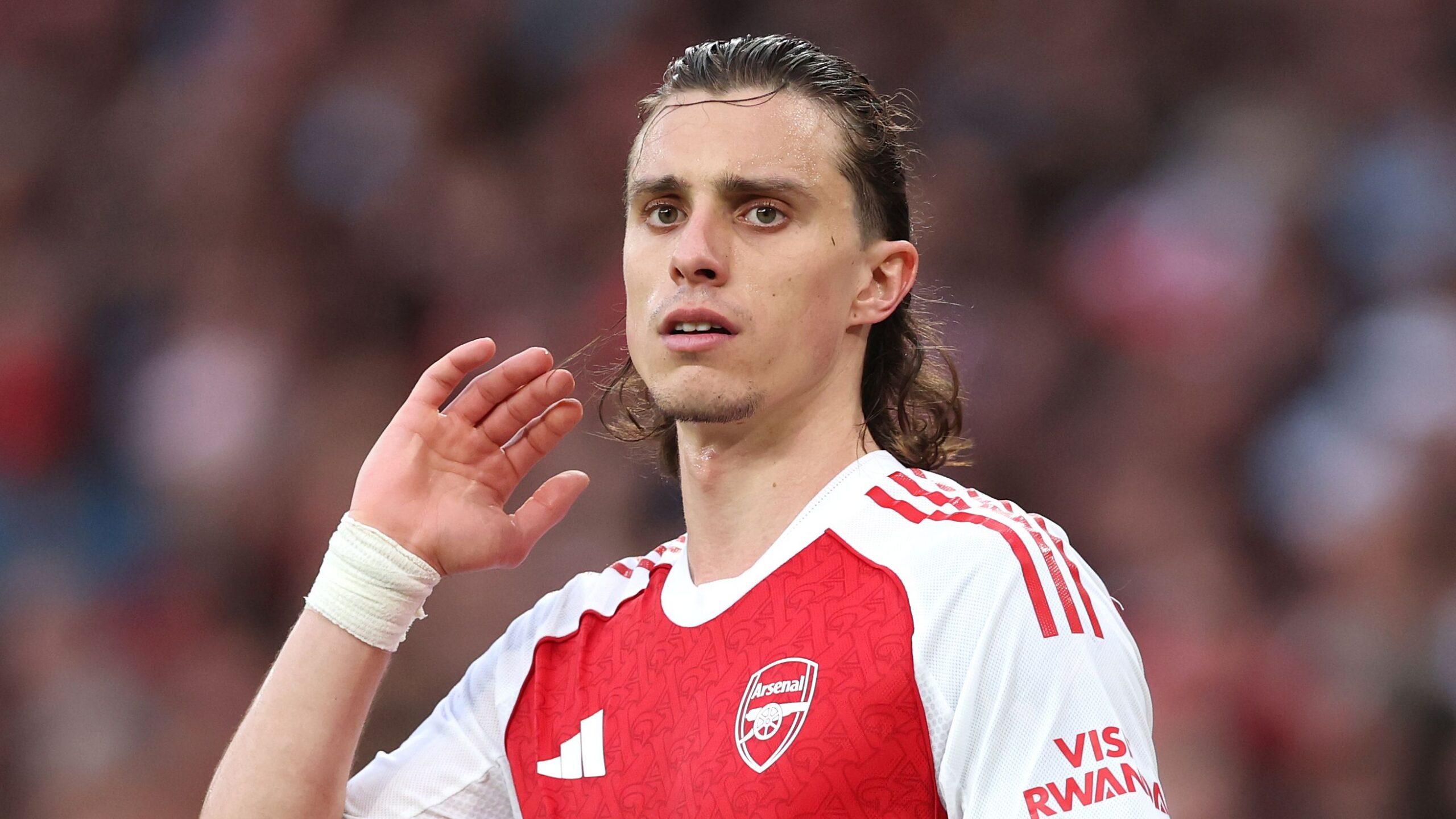 Riccardo calafiori célèbre le sacre d&rsquo;arsenal en premier league comme un rêve d&rsquo;enfant