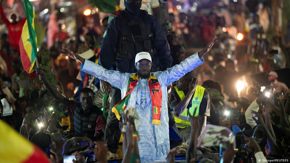 Faye distance pastef leadership politique Sénégal