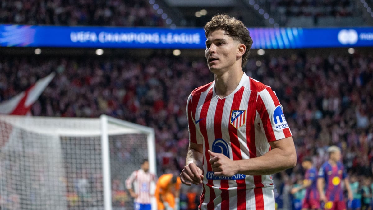 Transfert de julian alvarez : le psg et le barça en lice pour l&rsquo;attaquant argentin