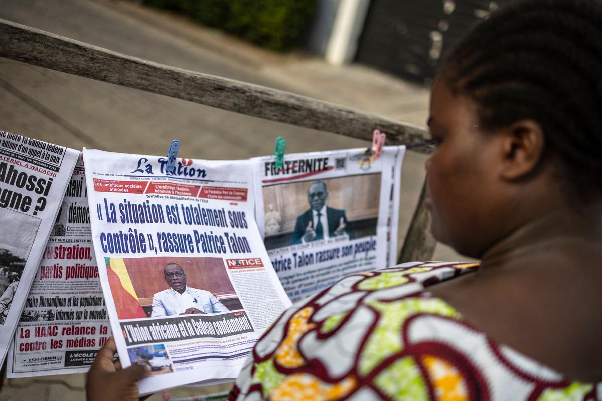 Le Bénin face à une tentative de coup d&rsquo;État : putschistes en fuite, otages délivrés
