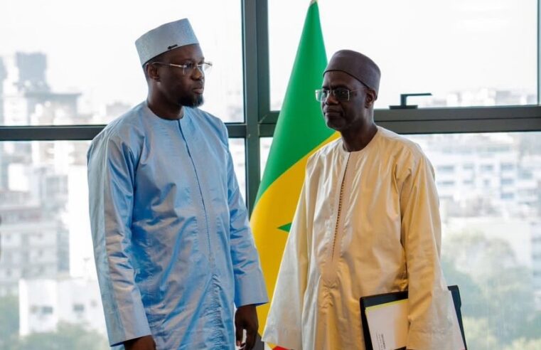 Passation des pouvoirs à la Primature : Al Aminou Lo succède à Ousmane Sonko