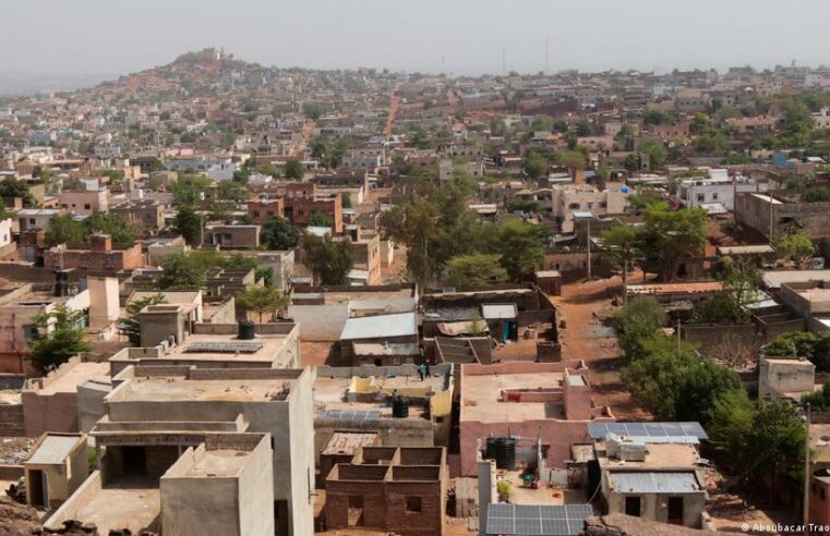 Blocage des routes au Mali : quelles conséquences pour les voyageurs ?