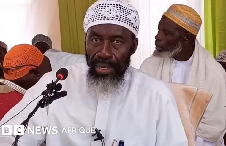 Arrestation de l&rsquo;imam Kindo : pourquoi cette interpellation fait-elle polémique au Burkina Faso ?