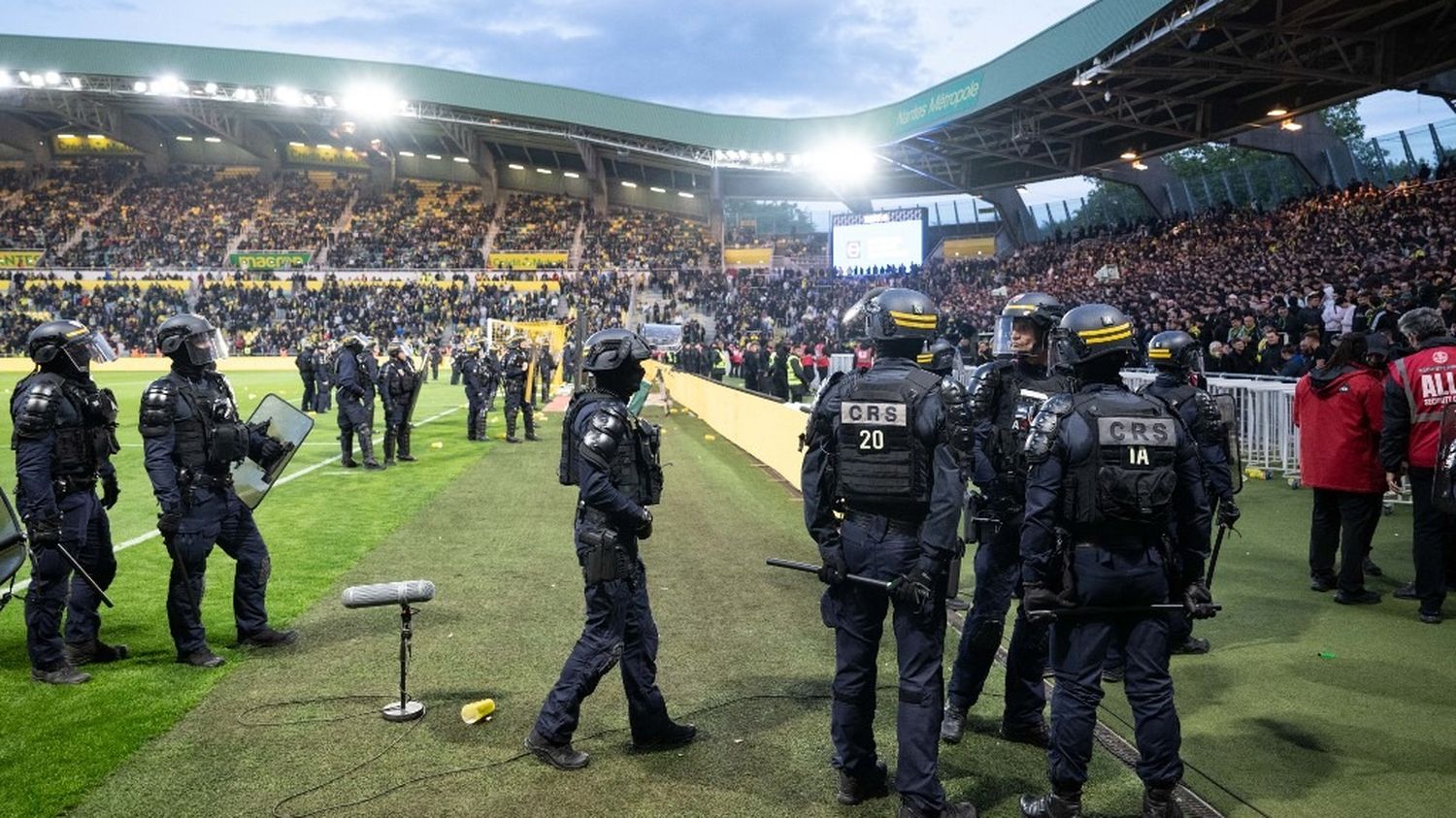 Football: la ministre des sports condamne les violences lors du match nantes-toulouse