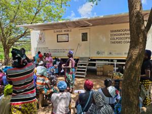 Dépistage cancer col utérus : comment le Burkina Faso révolutionne l&rsquo;accès aux soins