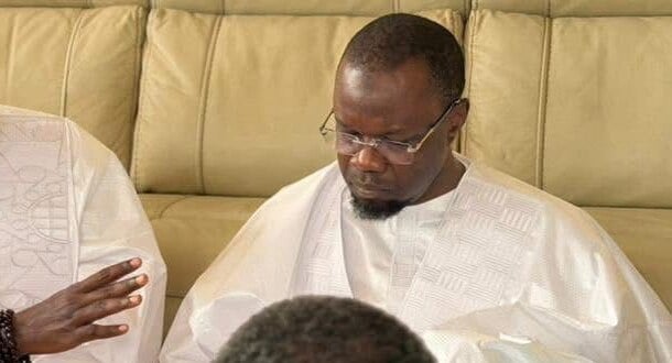 Ousmane Sonko bouleversé par le décès de Serigne Cheikh Saliou Mbacké à Touba