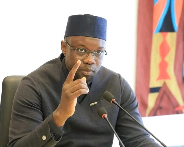 Sénégal : Sonko exige l’achèvement urgent des infrastructures bloquées
