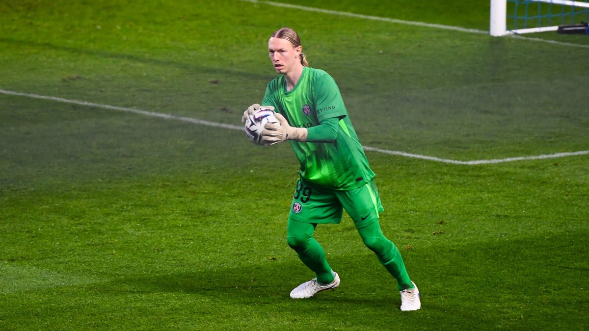 Psg : un transfert à 60 millions d’euros pour remplacer safonov avant la coupe du monde ?