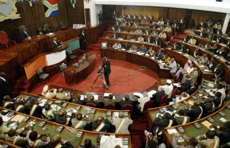 Crises politiques en Côte d&rsquo;Ivoire : quel impact de la dissolution de la CEI ?