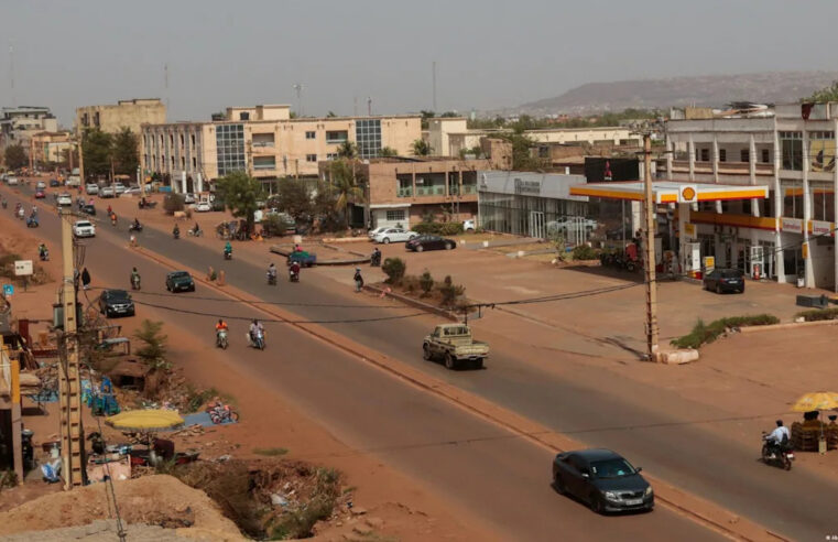 Blocus à Bamako : l&rsquo;appel urgent d&rsquo;amnesty international pour la liberté de circulation au Mali