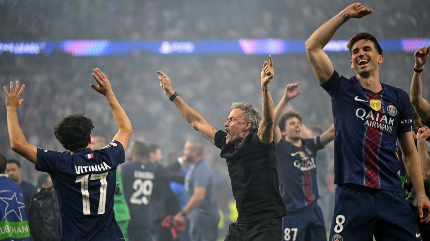 Psg en finale de ligue des champions : l&rsquo;extase des supporters à budapest après le doublé historique