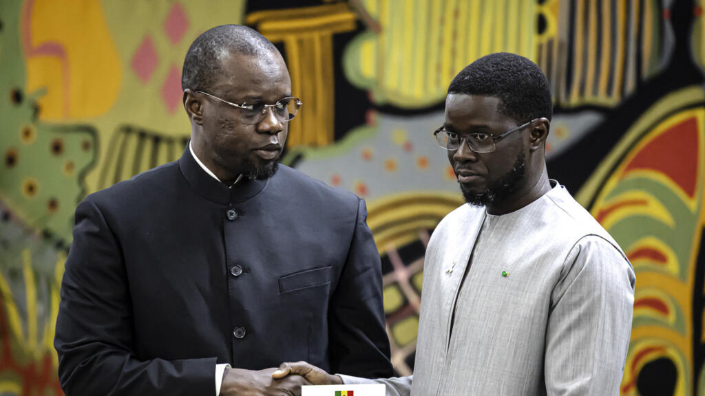 Sénégal : Diomaye Faye lance des consultations, Sonko s&rsquo;exprime devant les députés