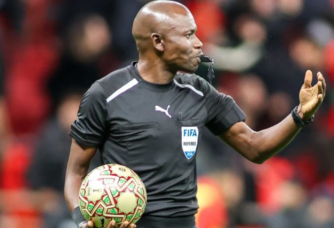 Finale ligue des champions caf : l’as far conteste l’arbitre jean-jacques ndala et réclame son exclusion