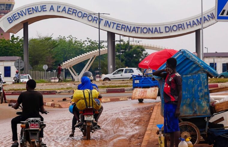 Au Niger, l&rsquo;attaque de l&rsquo;aéroport de Niamey révèle l&rsquo;influence russe et la menace djihadiste