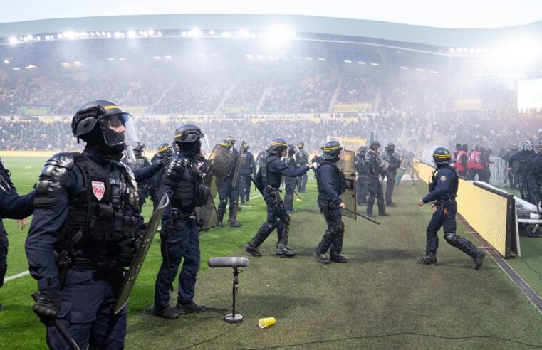 Football français : après l&rsquo;envahissement du terrain à Nantes, quelles sanctions pour le FC Nantes ?