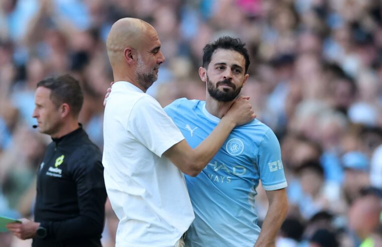 Rooney dénonce les hommages en plein match pour Silva et Stones