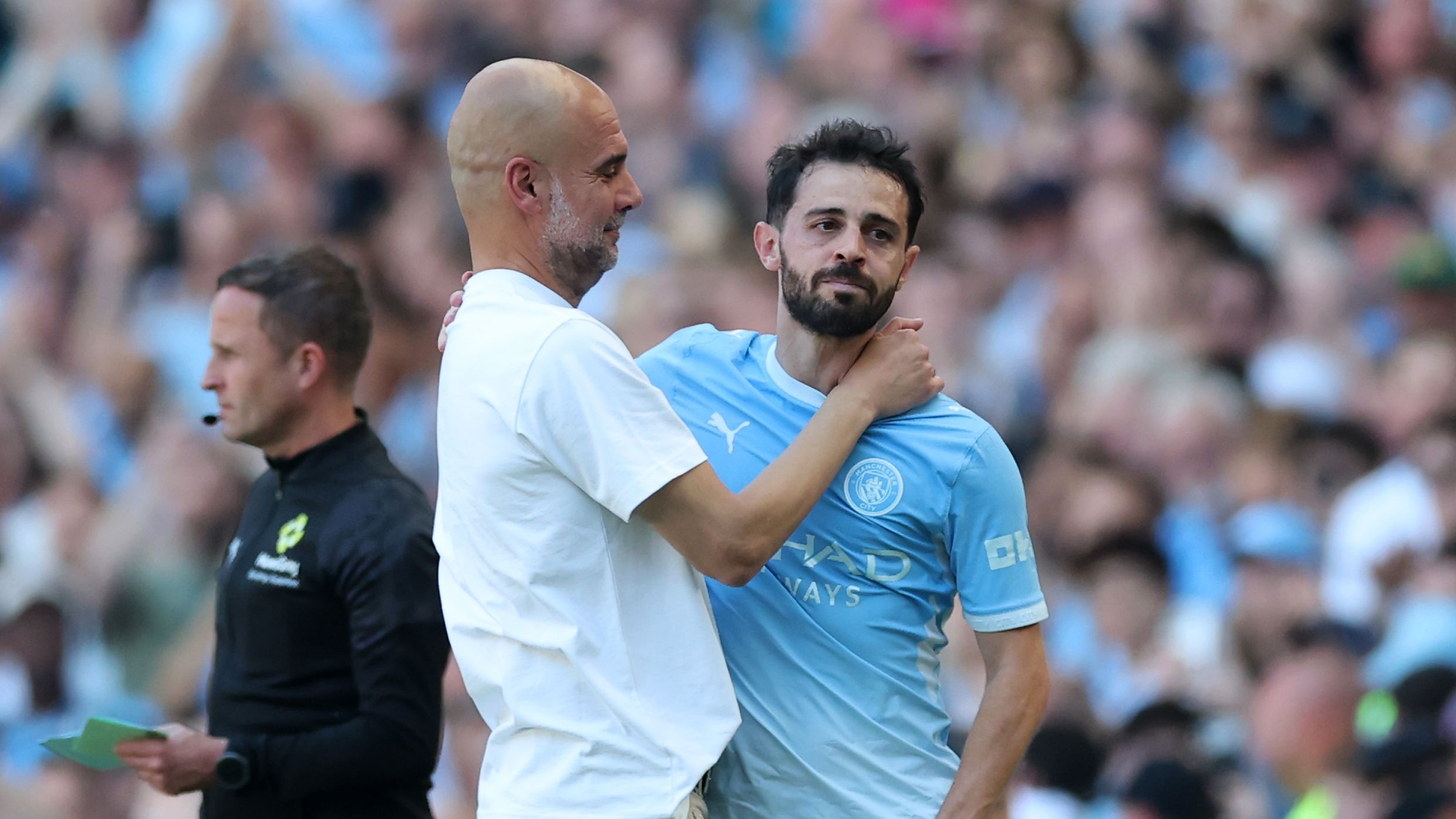 Rooney dénonce les hommages en plein match pour Silva et Stones