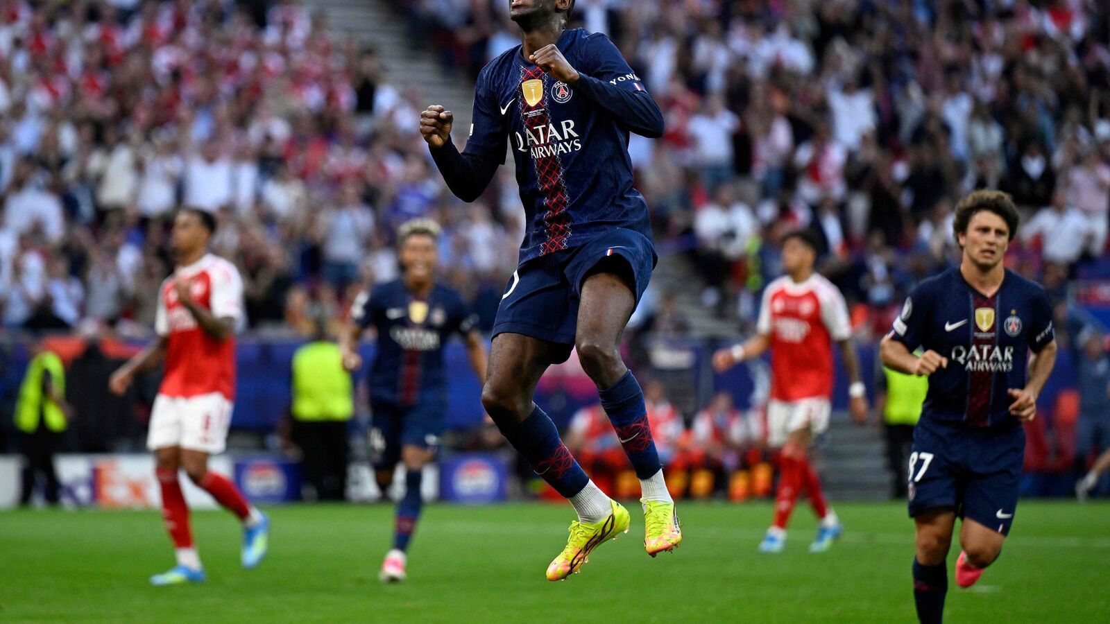 Psg et arsenal à égalité après un pénalty de dembelé en ligue des champions