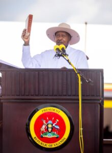 Cérémonie de prestation de serment à Kampala