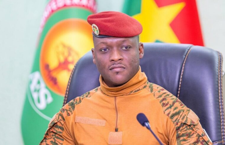 Burkina Faso : la junte restreint les associations musulmanes après arrestation d&rsquo;un imam influent