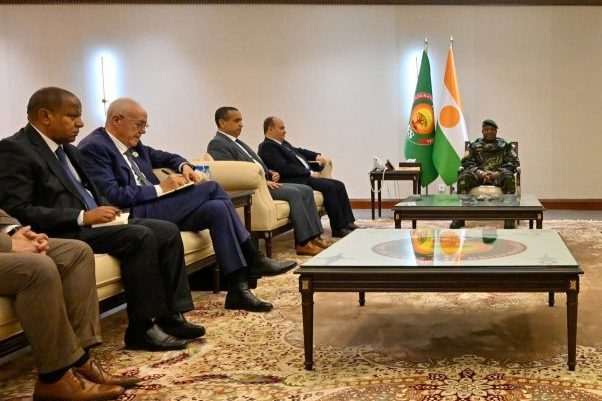 Rencontre historique entre le président Tiani et le premier ministre algérien à Niamey
