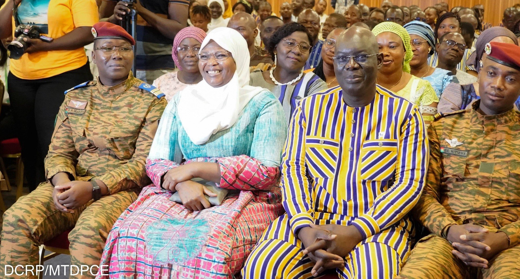 Plateforme Dɛmɛ Sira : le Burkina Faso mise sur le numérique pour renforcer la solidarité