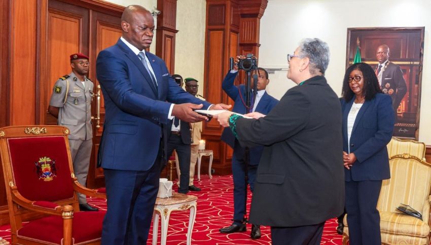 Diplomatie au Gabon : cinq nouveaux ambassadeurs officiellement en fonction