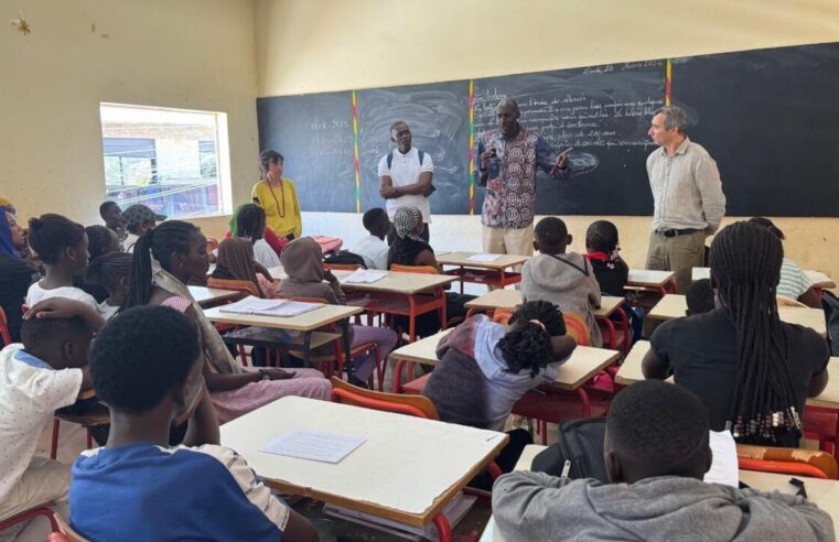 Sensibiliser les enfants de Dakar à la biodiversité marine par le chant des baleines