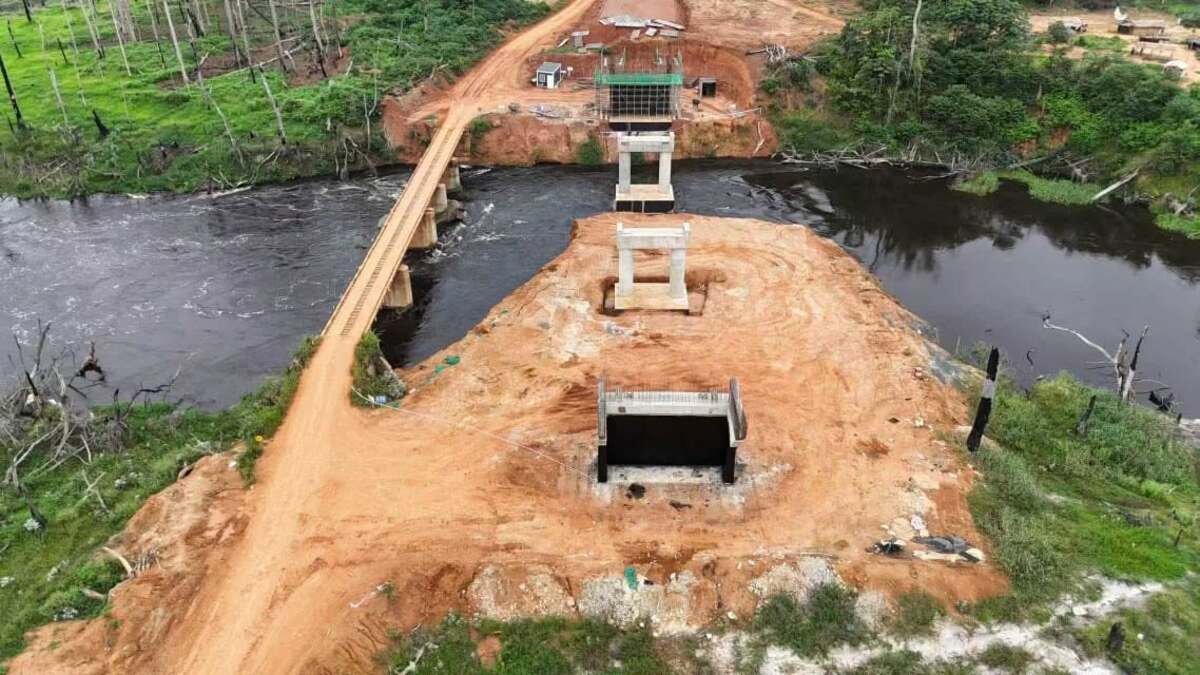 Modernisation des infrastructures au Sud : le chantier du pont sur le Dja s&rsquo;accélère