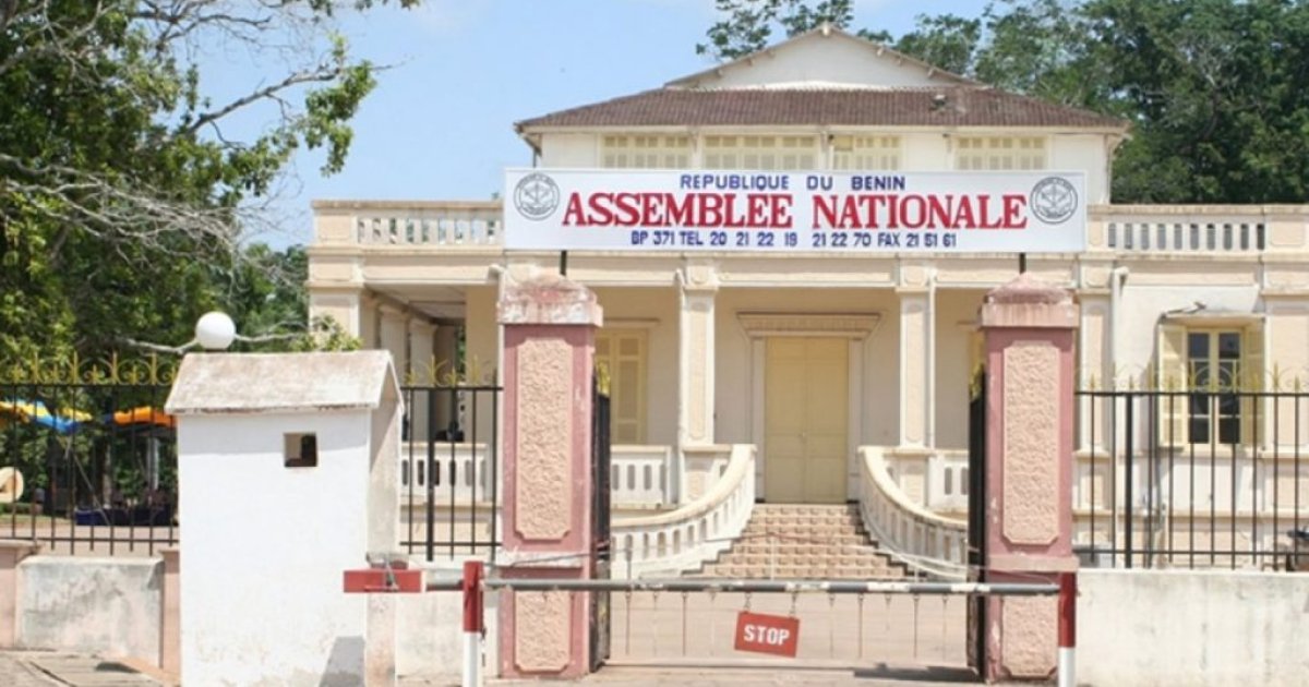 Bénin: les députés confient les fonctions de Médiateur de la République au premier vice