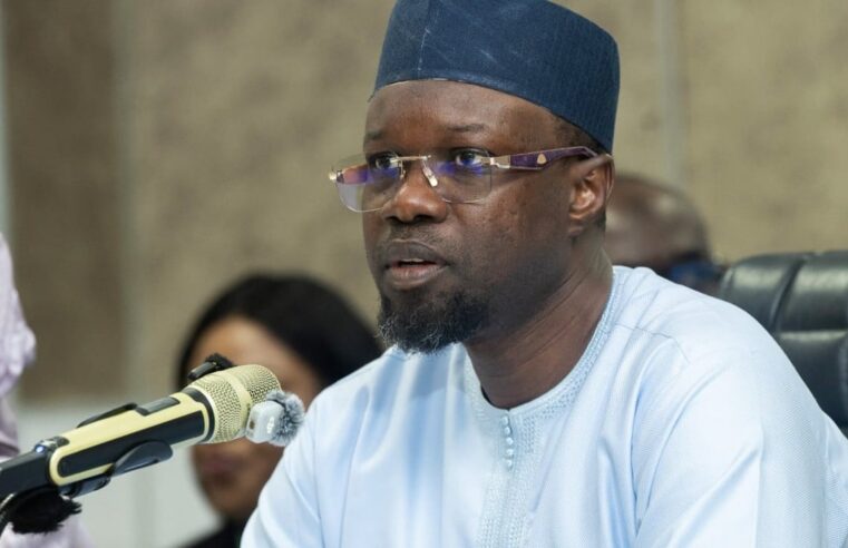 Ousmane Sonko affiche sa détermination lors du grand rassemblement de Pastef à Dakar