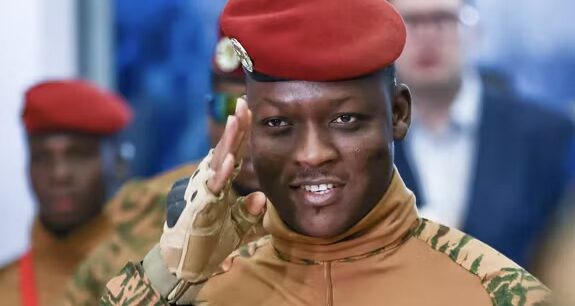 Burkina Faso | Politique publique : le plan titanesque de 6 200 milliards FCFA pour éclairer 18 millions de citoyens d&rsquo;ici 2030
