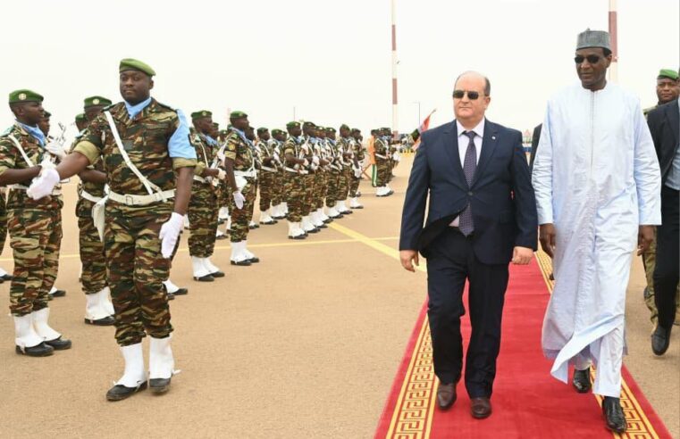 Le Premier ministre algérien achève sa visite officielle à Niamey