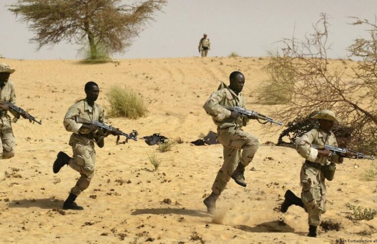 Mali offre des récompenses pour la capture de terroristes au Sahel