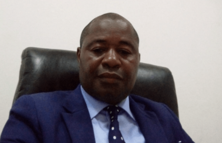 André Luther Meka fustige le niveau de langue de Mamadou Mota lors d&rsquo;un débat