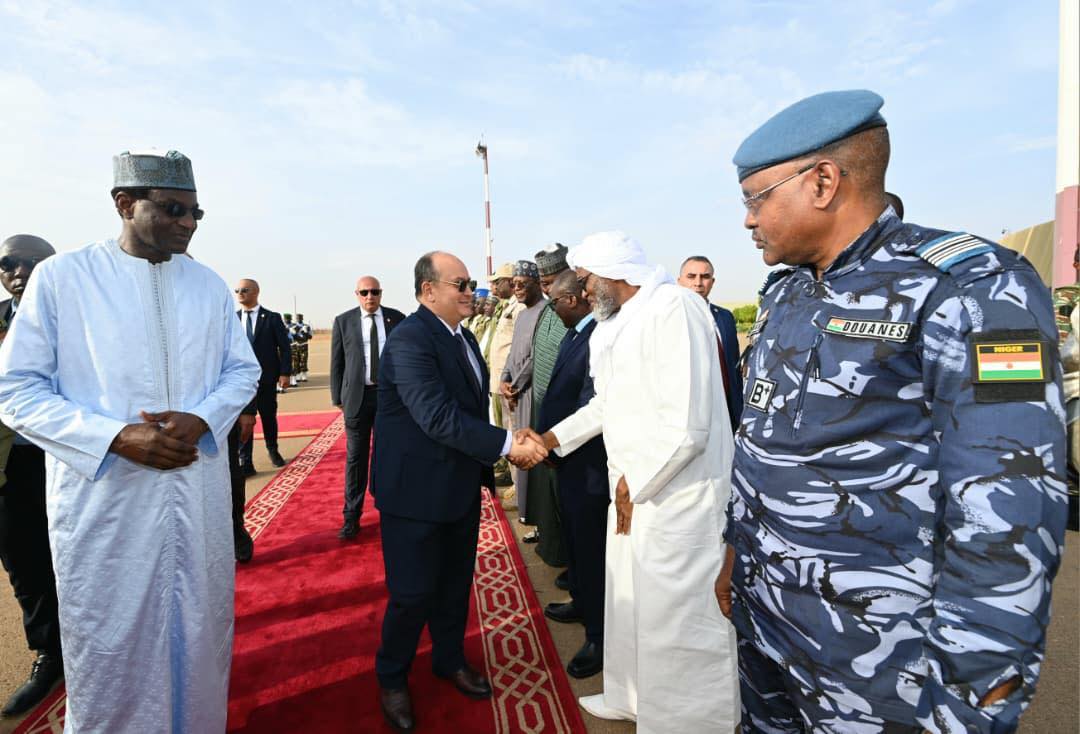 Inauguration d&rsquo;une centrale électrique au Niger par le premier ministre algérien
