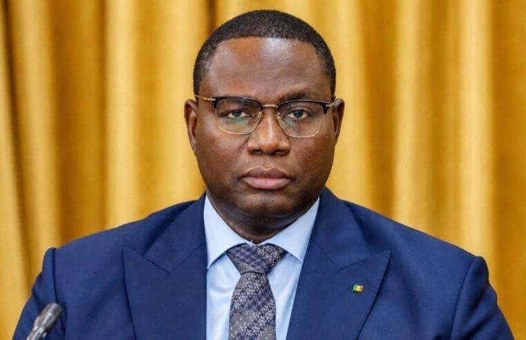 Le ministre Moussa Bala Fofana défend son engagement face aux critiques