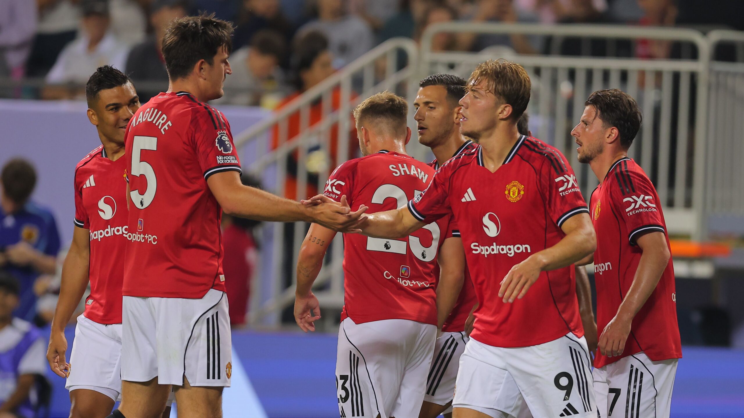 Rasmus hoejlund quitte manchester united pour la serie a : le parcours d&rsquo;un transfert historique