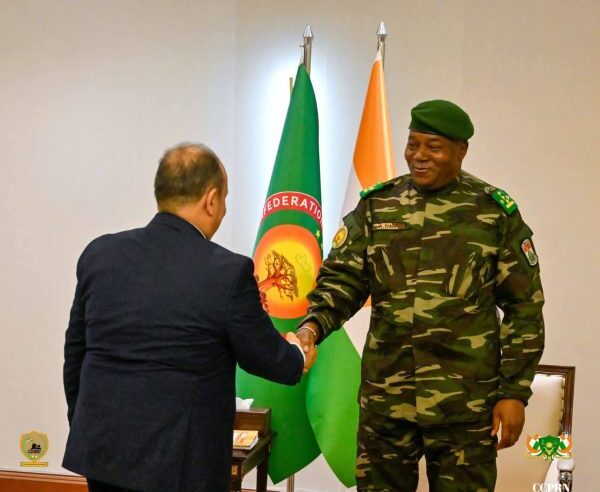 Rencontre historique entre Niamey et Alger autour de l&rsquo;énergie et de la sécurité