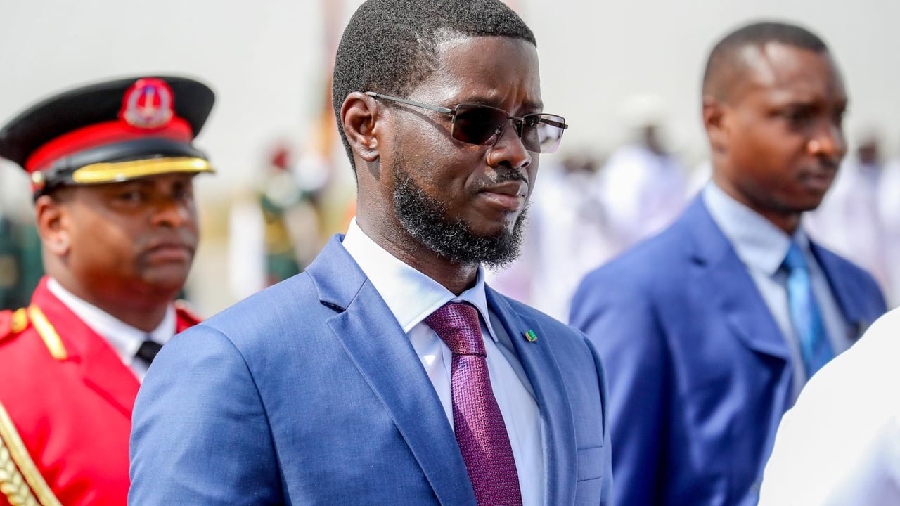 Bassirou Diomaye Faye face à son premier défi : gouverner sans la force du Pastef