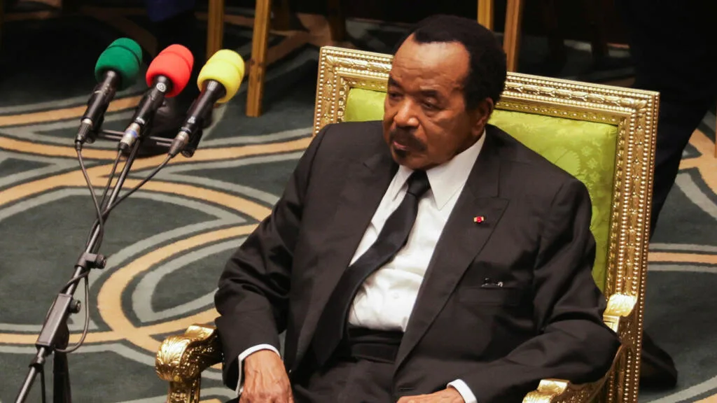 Photo officielle de Paul Biya lors d'une cérémonie