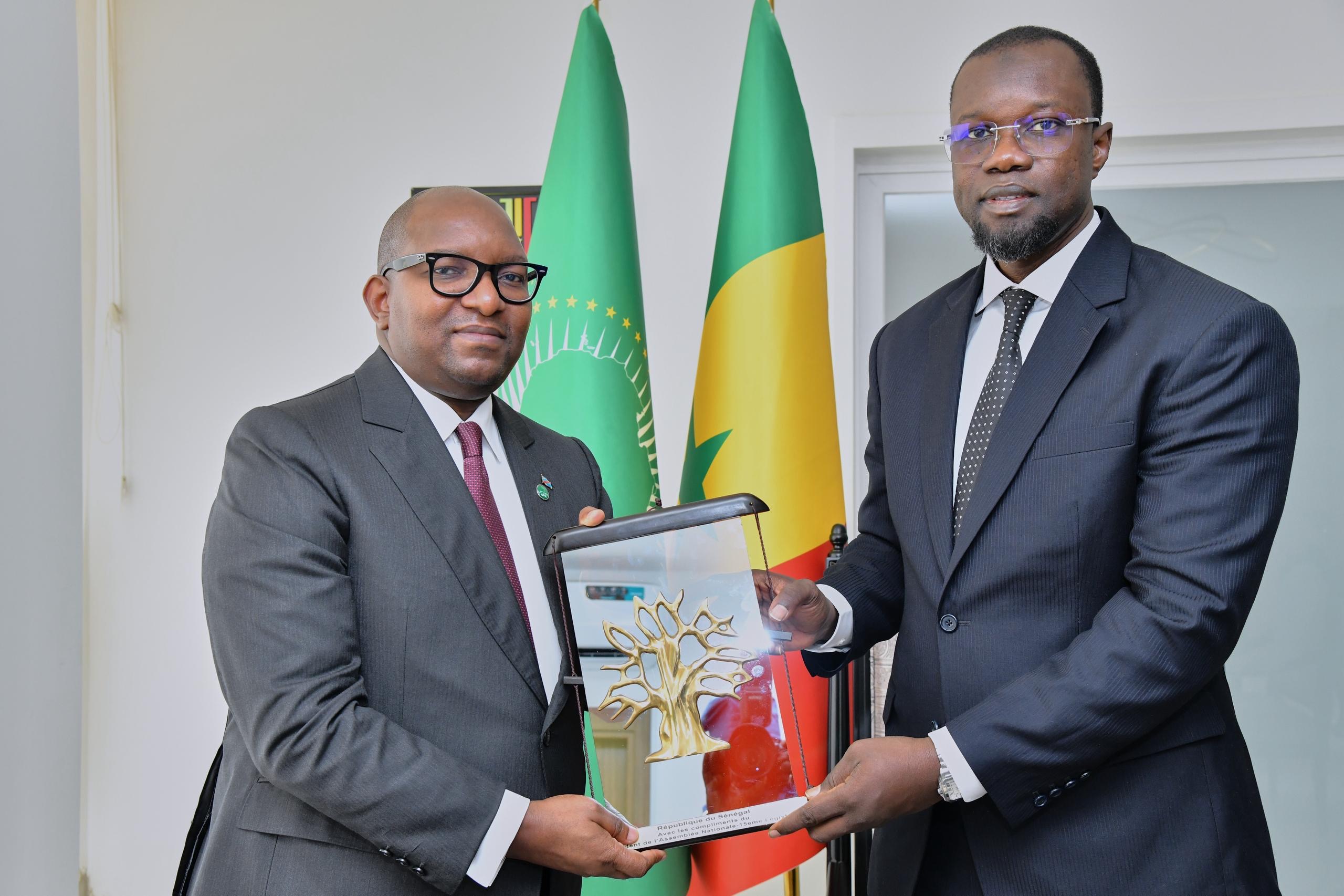 Ousmane Sonko et Jean-Michel Sama Lukonde en réunion