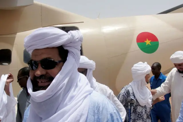 Iyad Ag Ghaly en 2012 lors de négociations au Mali.