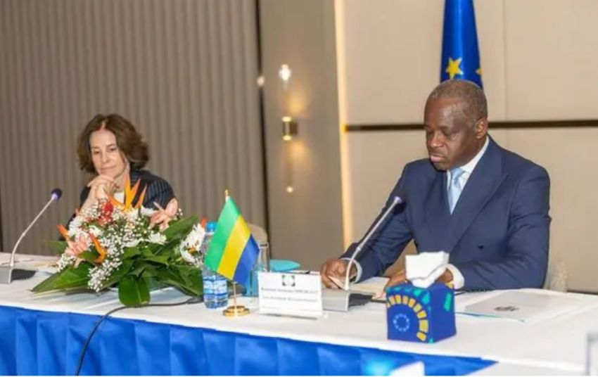 Représentants gabonais et européen lors d'une rencontre diplomatique