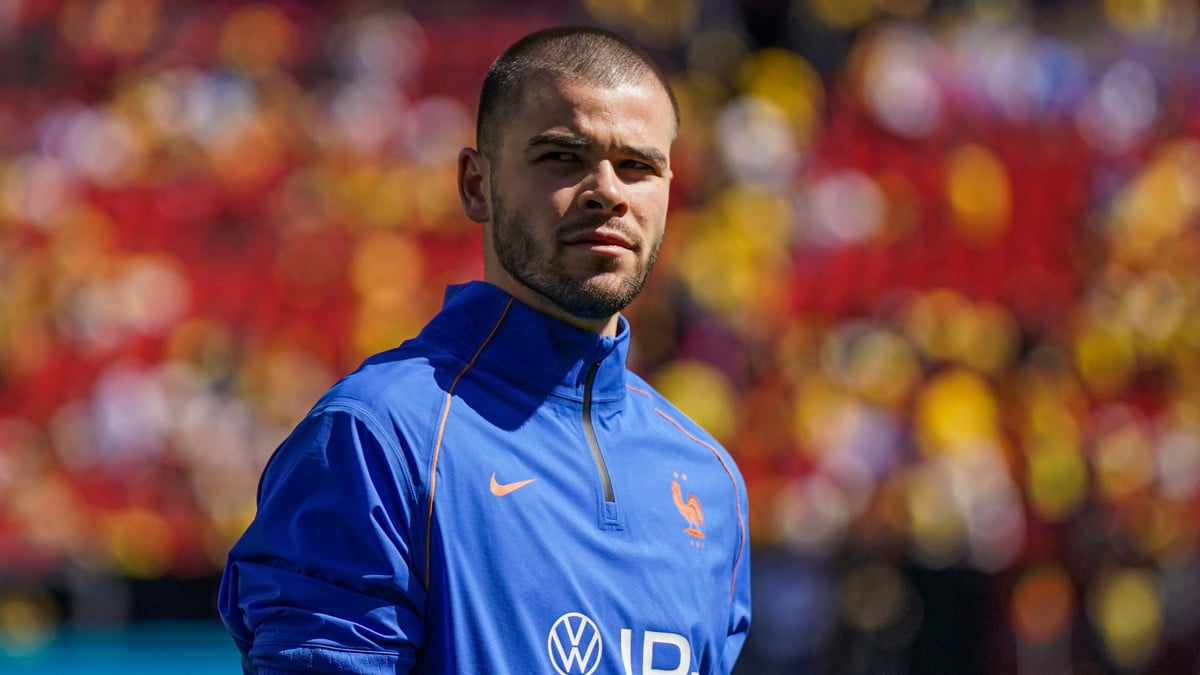 L&rsquo;avenir de lucas chevalier au PSG : entre prêt et bataille pour le poste